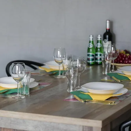 Serbska 2 Miejsca Parkingowe By Renters * بوزنان